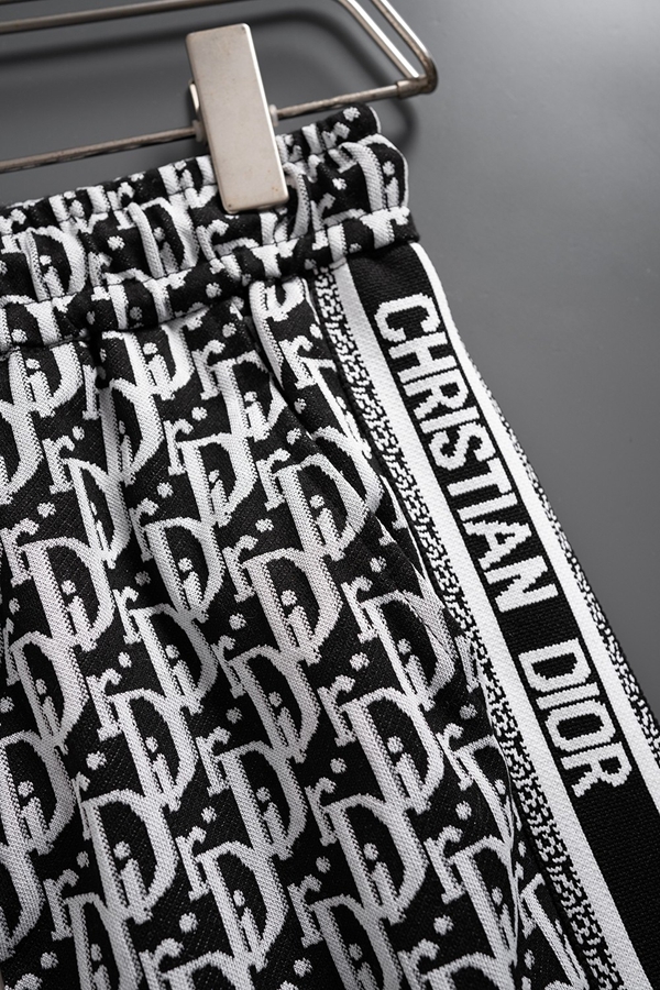 ブランドハーフパンツ側面デザイン